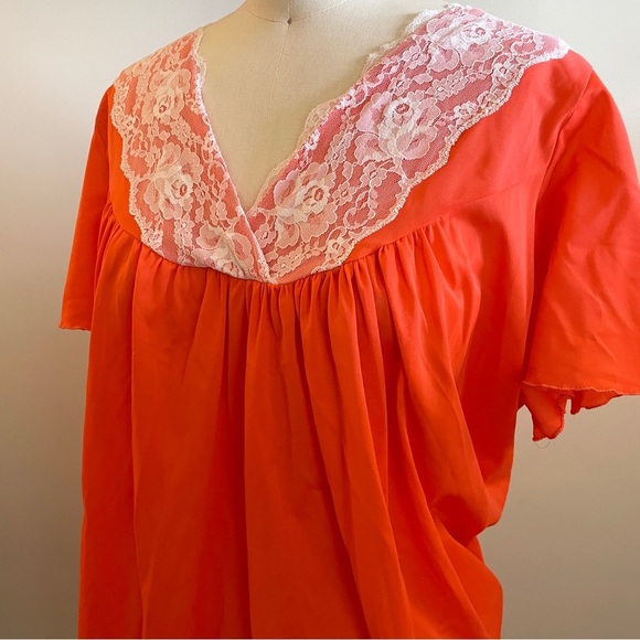 Vintage Tangerine Short Nightgown with Lace Trim - Picture 2 of 6